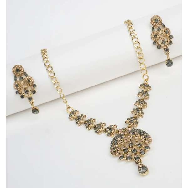 Splendid Grey Asian Wedding Jewellery Set